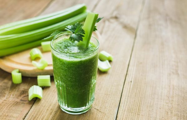 Review từ “A-Z” thử thách “10 ngày uống nước ép cần tây”