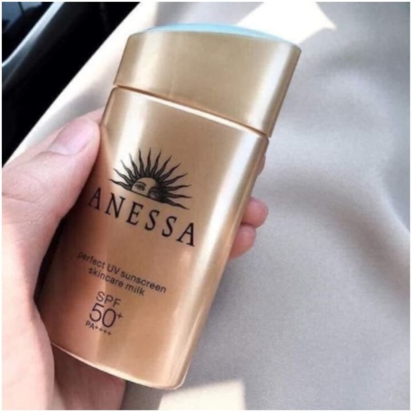 Review kem chống nắng Anessa Perfect UV Sunscreen Skincare Milk