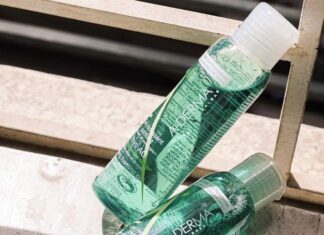 Review sữa rửa mặt Aderma cho da dầu mụn và da nhạy cảm Review sữa rửa mặt aderma