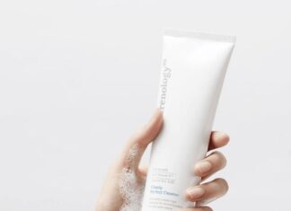 Review sữa rửa mặt Carenology Clearly Perfect Cleanser vừa dịu nhẹ lại sạch sâu Carenology clearly perfect cleanser