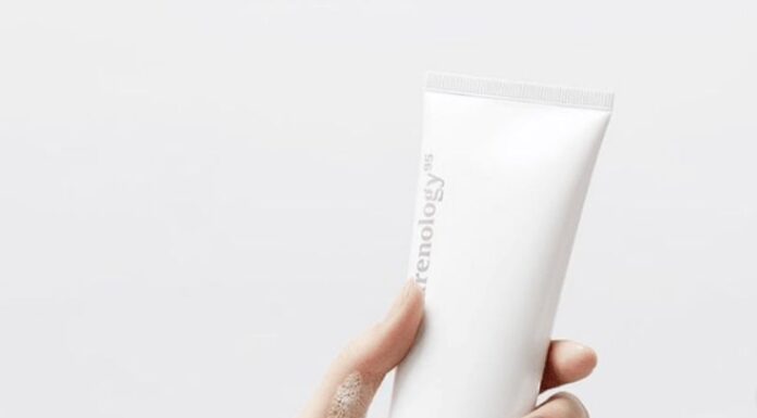 Review sữa rửa mặt Carenology Clearly Perfect Cleanser vừa dịu nhẹ lại sạch sâu Carenology clearly perfect cleanser