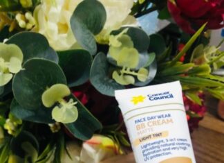 Review kem chống nắng Cancer Council Face Day Wear BB Cream SPF 50 cho những cô nàng “lười trang điểm”