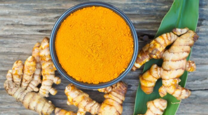 Mặt nạ nghệ đậu đỏ cho da trắng nõn nà