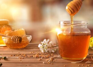 Hướng dẫn làm mặt nạ mật ong cho da khô