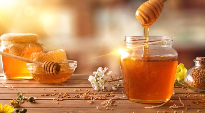 Hướng dẫn làm mặt nạ mật ong cho da khô