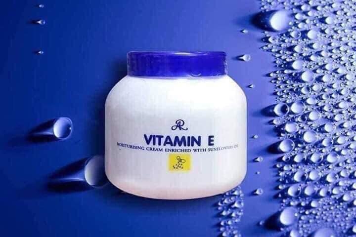 Vitamin E kết hợp với kem dưỡng làm tăng dưỡng chất nuôi dưỡng da