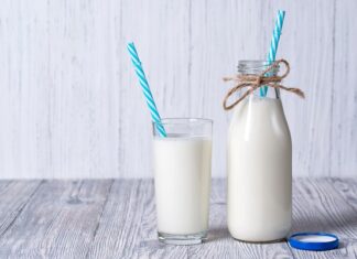 Hướng dẫn làm mặt nạ đu đủ mật ong sữa tươi