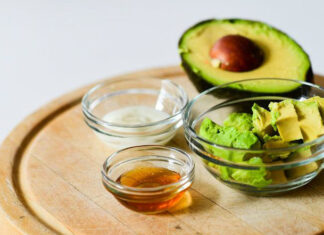 Hướng dẫn làm mặt nạ bơ mật ong dầu dừa