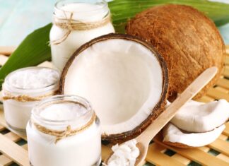 Bôi dầu dừa lên mặt bao lâu? Để qua đêm được không?