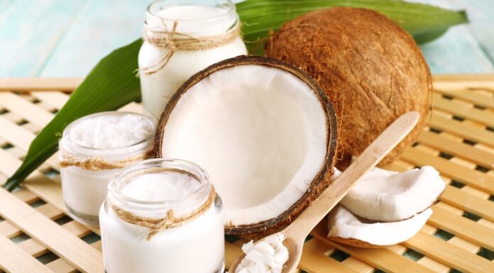 Bôi dầu dừa lên mặt bao lâu? Để qua đêm được không?