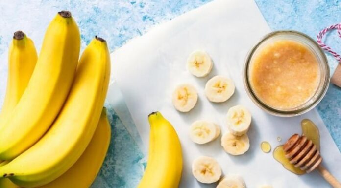 Hướng dẫn làm mặt nạ chuối mật ong