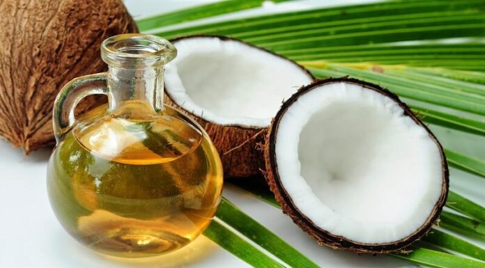 Hướng dẫn làm mặt nạ dầu dừa mật ong trứng gà