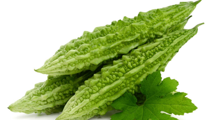 Hướng dẫn làm mặt nạ mướp đắng vitamin E