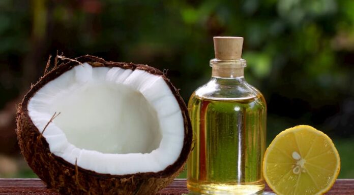 Hướng dẫn làm mặt nạ dầu dừa làm trắng da