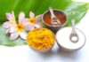 Hướng dẫn làm mặt nạ bột nghệ sữa chua dầu dừa