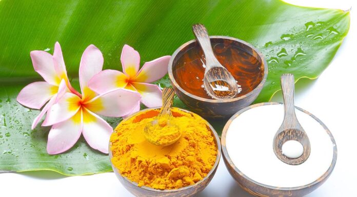 Hướng dẫn làm mặt nạ bột nghệ sữa chua dầu dừa