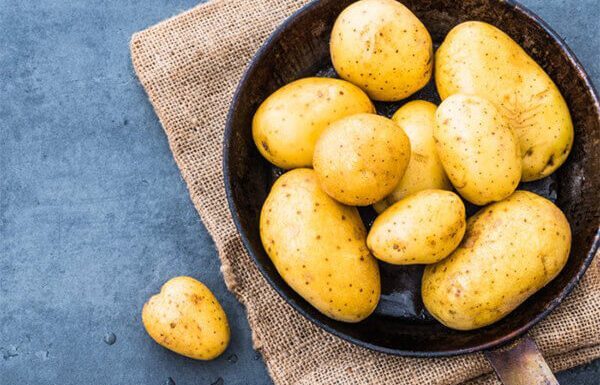 Hướng dẫn làm mặt nạ khoai tây mật ong dầu dừa