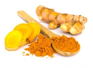 Có nên đắp mặt nạ tinh bột nghệ hàng ngày không?