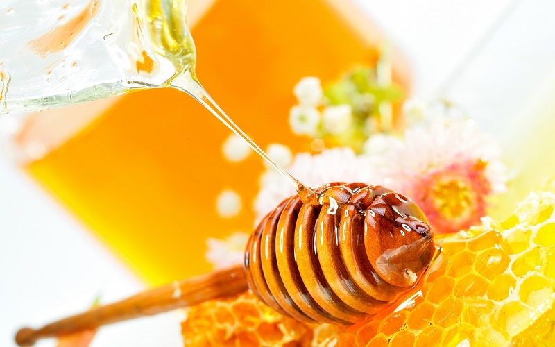 Mặt nạ mật ong là thần dược của nhan sắc