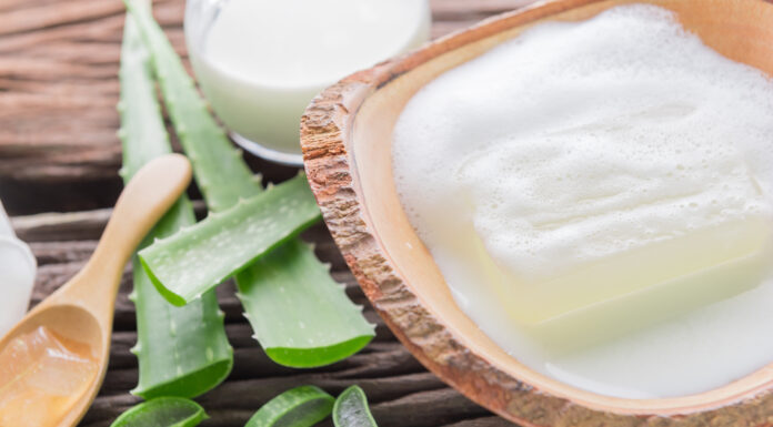 Hướng dẫn làm mặt nạ nha đam với nước vo gạo