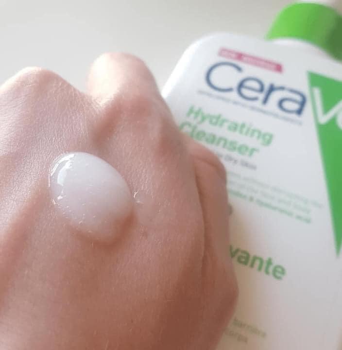 Sữa rửa mặt Cerave Hydrating Cream-to-Foam Cleanser