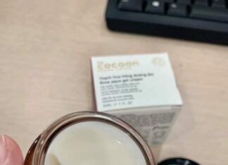 Review một chiếc kem dưỡng bình dân Thạch hoa hồng dưỡng ẩm Cocoon