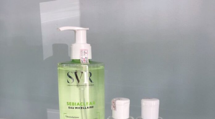 Review nước tẩy trang SVR Sebiaclear Eau Micellaire – tri kỷ của da dầu mụn và nhạy cảm